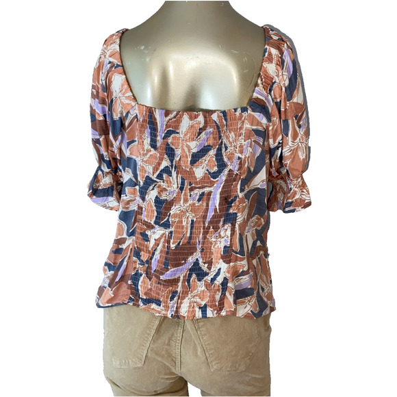 Nine West Twist-Front Puff Sleeve Top in 1X Plus Size - Picture 3 of 6